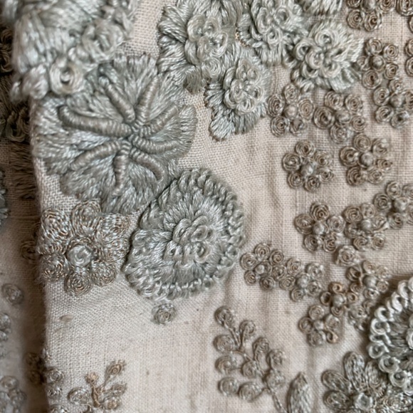 Men’s Sabyasachi Kurta set with embroidered vest in floral print. - Picture 6 of 16